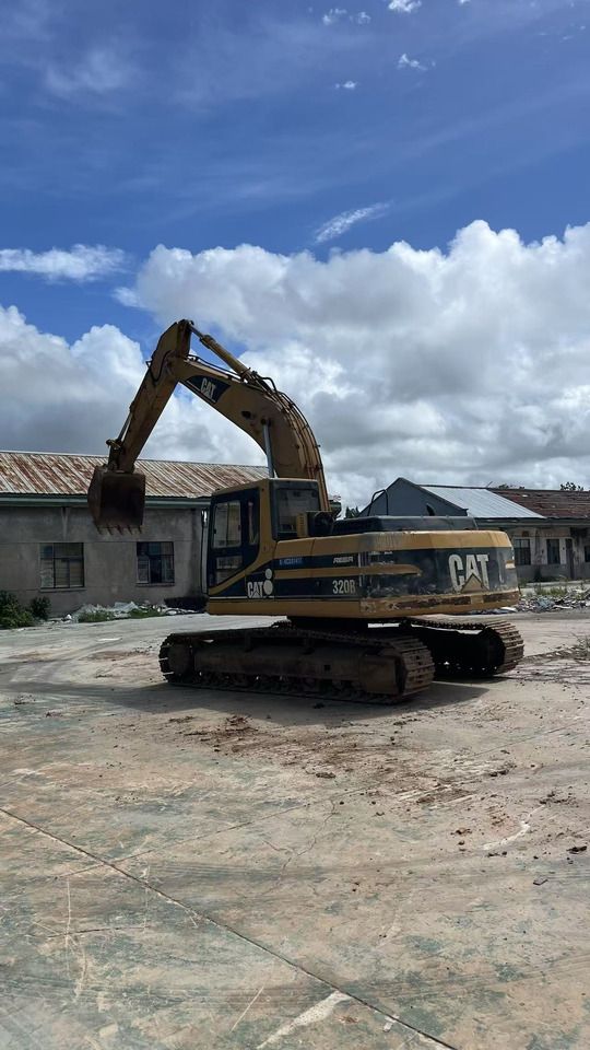2020 Caterpillar 320BL crawler excavator, rear three-quarter view