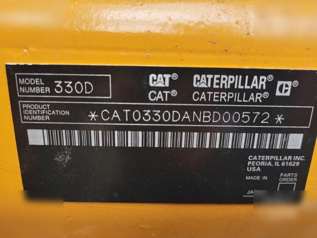 2017 Caterpillar 330D identification plate
