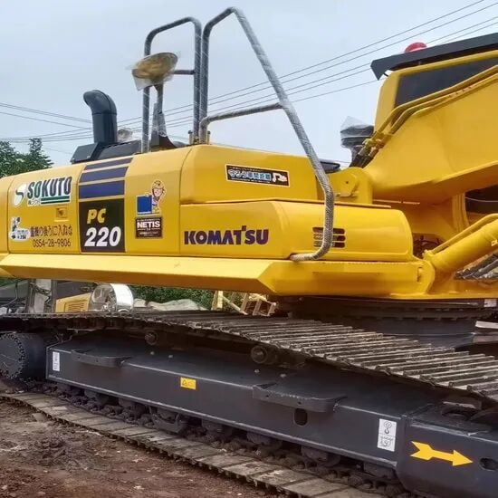 Komatsu PC220 Crawler Excavator Komatsu PC220 Crawler Excavator