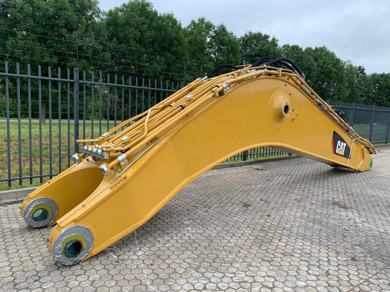 New 2022 Caterpillar 390 Crawler Excavator