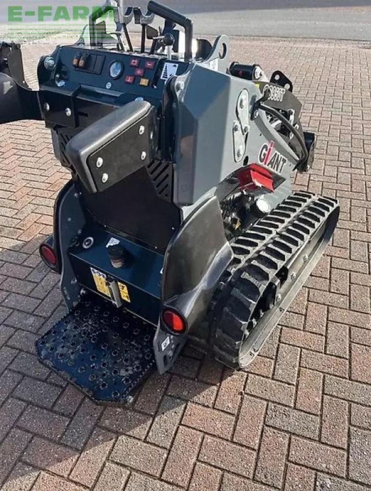2024 Giant GS950T mini excavator, rear view 2024 Giant GS950T mini excavator, rear view