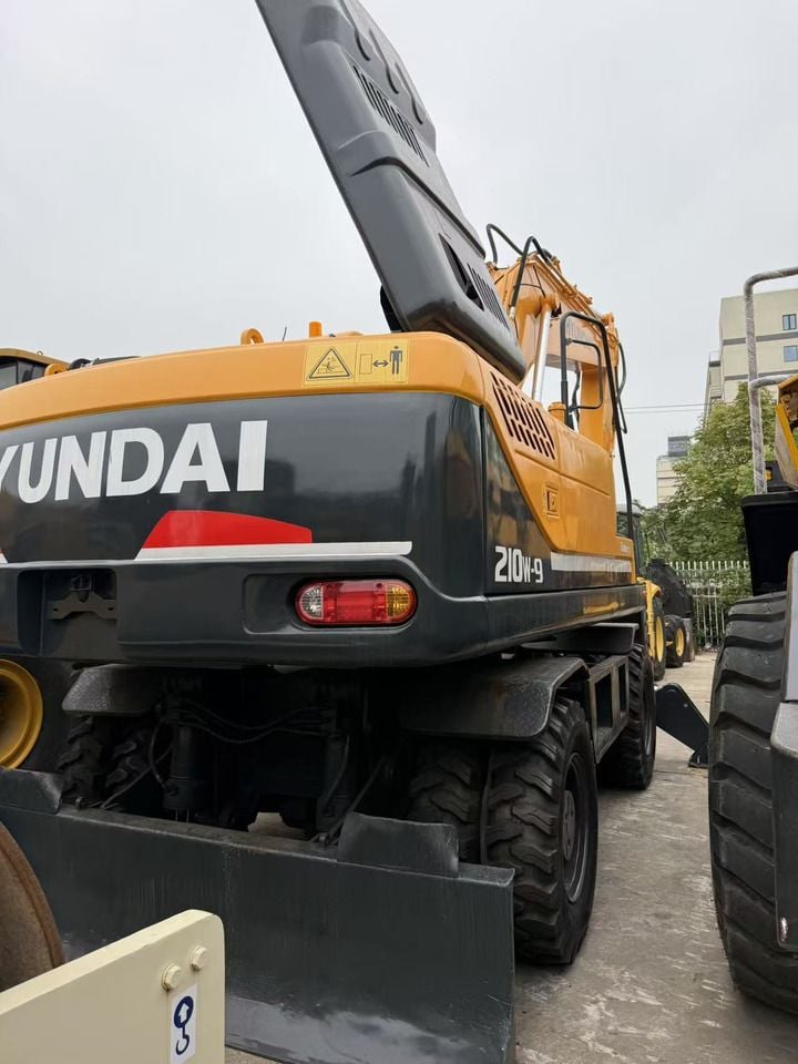 2024 Hyundai R210W-9S wheel excavator rear view