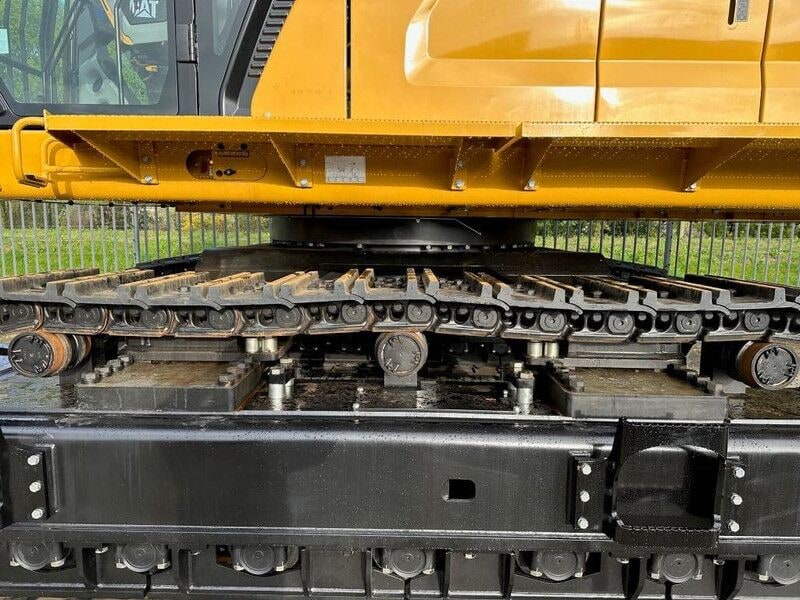 New 2025 Caterpillar 395 Crawler Excavator