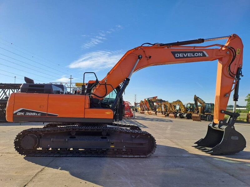 New 2025 Doosan DX300LC-7M Crawler Excavator