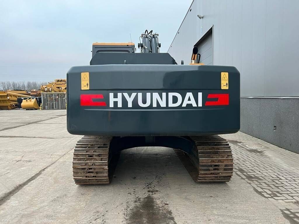 New 2025 Hyundai R210 Crawler Excavator New 2025 Hyundai R210 Crawler Excavator