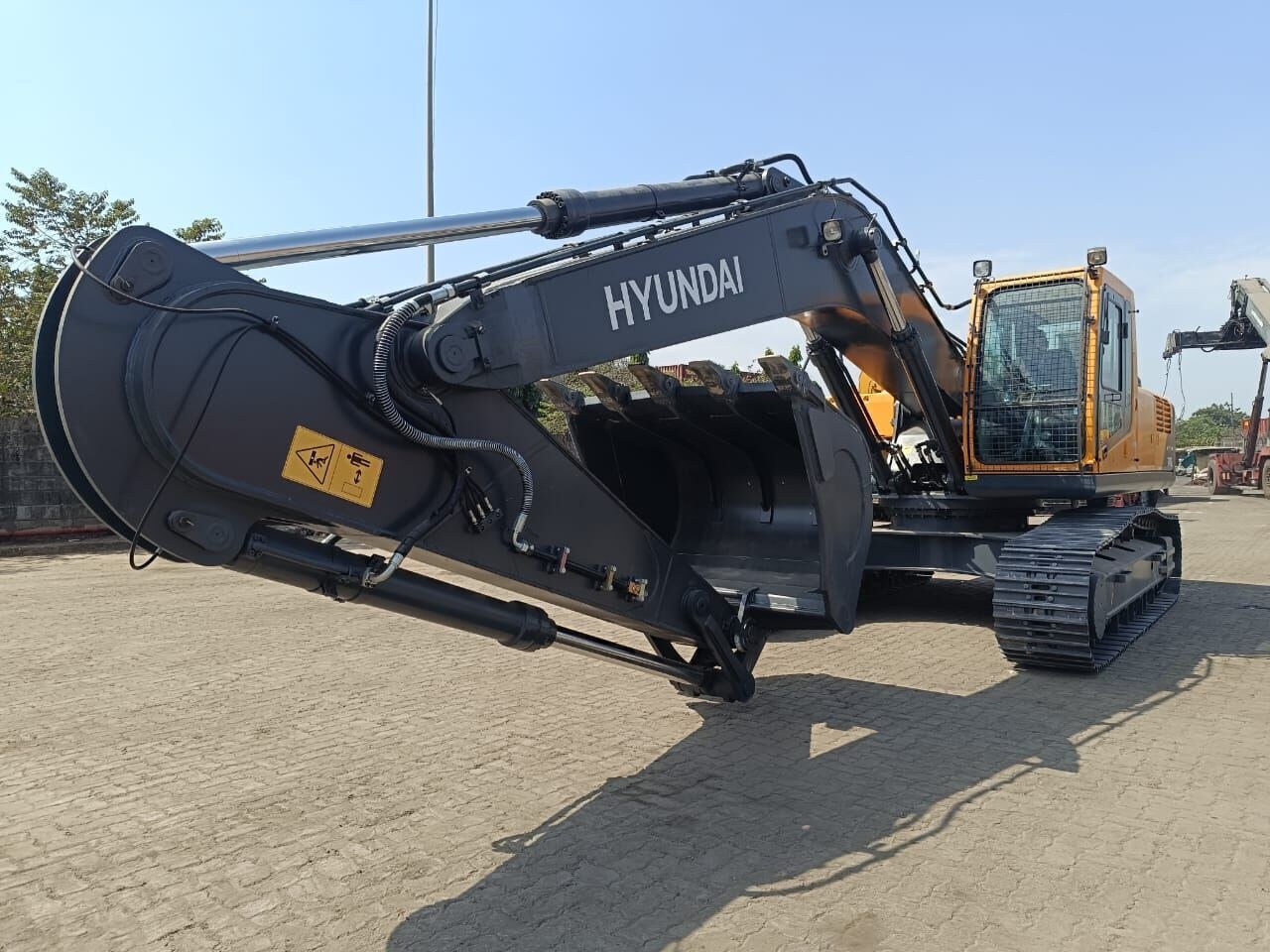 New 2025 Hyundai R340L Crawler Excavator