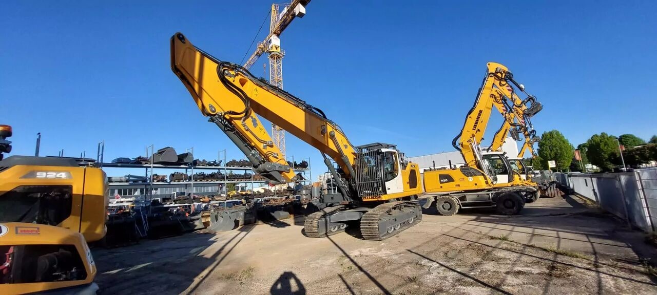New 2025 Liebherr R 934 Crawler Excavator