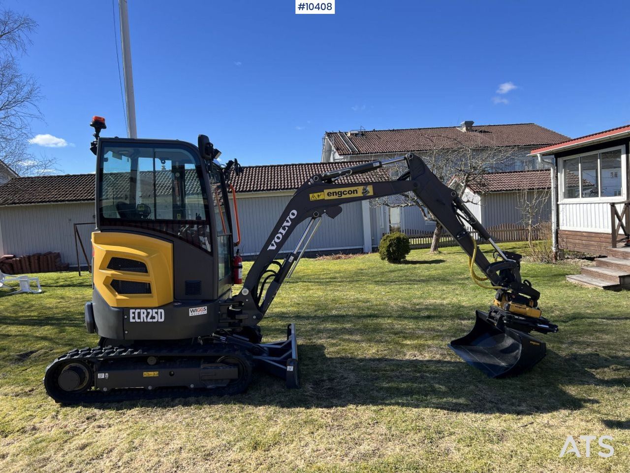 2025 Volvo ECR25D mini excavator, side view