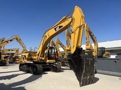 2020 Caterpillar 330BL crawler excavator, side view 2020 Caterpillar 330BL crawler excavator, side view