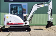 2002 Bobcat 334 mini excavator, side view