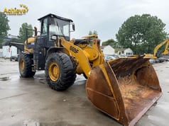 2023 SEM 655F wheel loader, front three-quarter view 2023 SEM 655F wheel loader, front three-quarter view