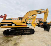 2015 Caterpillar 320BL crawler excavator, side view 2015 Caterpillar 320BL crawler excavator, side view