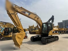 2020 Caterpillar 320C crawler excavator, side profile view