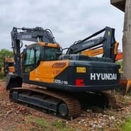 Hyundai 220LC-9S crawler excavator, rear three-quarter view Hyundai 220LC-9S crawler excavator, rear three-quarter view