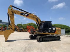 2021 Caterpillar 323D2 crawler excavator, side profile view