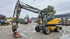 2009 Volvo EW160C wheel excavator, side profile view 2009 Volvo EW160C wheel excavator, side profile view