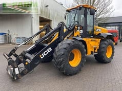 2011 JCB 416S Farm Master wheel loader, front three-quarter view 2011 JCB 416S Farm Master wheel loader, front three-quarter view