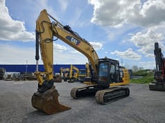 2014 Caterpillar 320EL crawler excavator, side profile view 2014 Caterpillar 320EL crawler excavator, side profile view