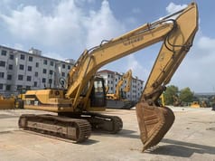 2015 Caterpillar 320BL гусеничний екскаватор, боковий профіль 2015 Caterpillar 320BL гусеничний екскаватор, боковий профіль
