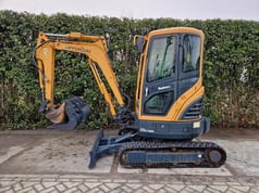 2016 Hyundai 25Z-9AK mini excavator side view 2016 Hyundai 25Z-9AK mini excavator side view
