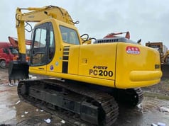 2020 Komatsu PC200-6 crawler excavator, rear three-quarter view