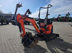 2021 Kubota U10-3 mini excavator, front three-quarter view 2021 Kubota U10-3 mini excavator, front three-quarter view