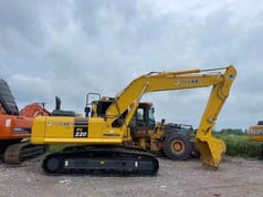 2025 Komatsu PC220-8 Crawler Excavator
