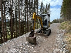 2013 Wacker Neuson ET24 VDS mini excavator, front three-quarter view