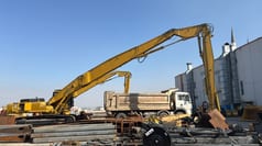 2005 Komatsu PC450 demolition excavator side view