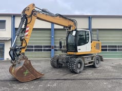 2015 Liebherr A918 wheel excavator, side profile view