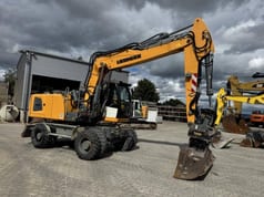 2016 Liebherr A920LITRONIC wheel excavator, side profile view