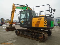 2018 JCB JS131LC crawler excavator, side view