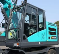 Sunward SWE155FW wheel excavator cab view