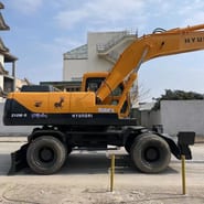 2013 Hyundai R210W-9 wheel excavator side view