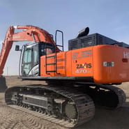 Hitachi Zaxis 470 LC crawler excavator, rear three-quarter view