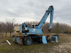 2000 Terex 340 material handler, side view