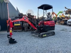 JPC HT20 mini excavator, side view