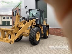 2022 Caterpillar 914 HL wheel loader, front three-quarter view