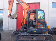 2016 Doosan DX85R-3 mini excavator side view