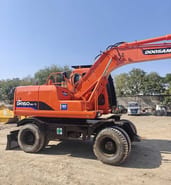 Doosan DH150W-7 wheel excavator side view