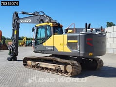 2017 Volvo EC220EL crawler excavator, rear three-quarter view