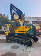 2025 Hyundai HX220HD crawler excavator, side view 2025 Hyundai HX220HD crawler excavator, side view