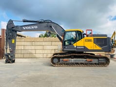 2023 Volvo EC300EL crawler excavator, side view 2023 Volvo EC300EL crawler excavator, side view