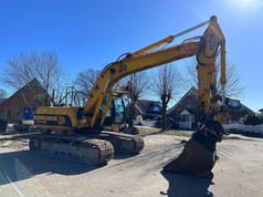 2007 JCB JS220LC crawler excavator side view