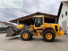 2013 Volvo L60G wheel loader, side view 2013 Volvo L60G wheel loader, side view