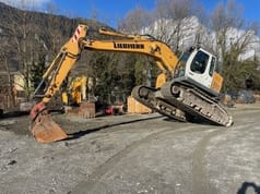 2006 Liebherr 924 COMPACT crawler excavator, side view