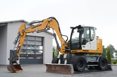 Excavator pe roți Liebherr 910 COMPACT LITRONIC, 2020