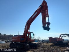 2007 Doosan DX340LC crawler excavator, side view