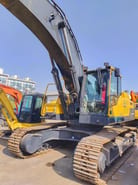 2019 Volvo EC460 crawler excavator, front three-quarter view