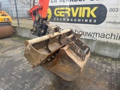 2015 Kubota KX080-4 mini excavator bucket attachment